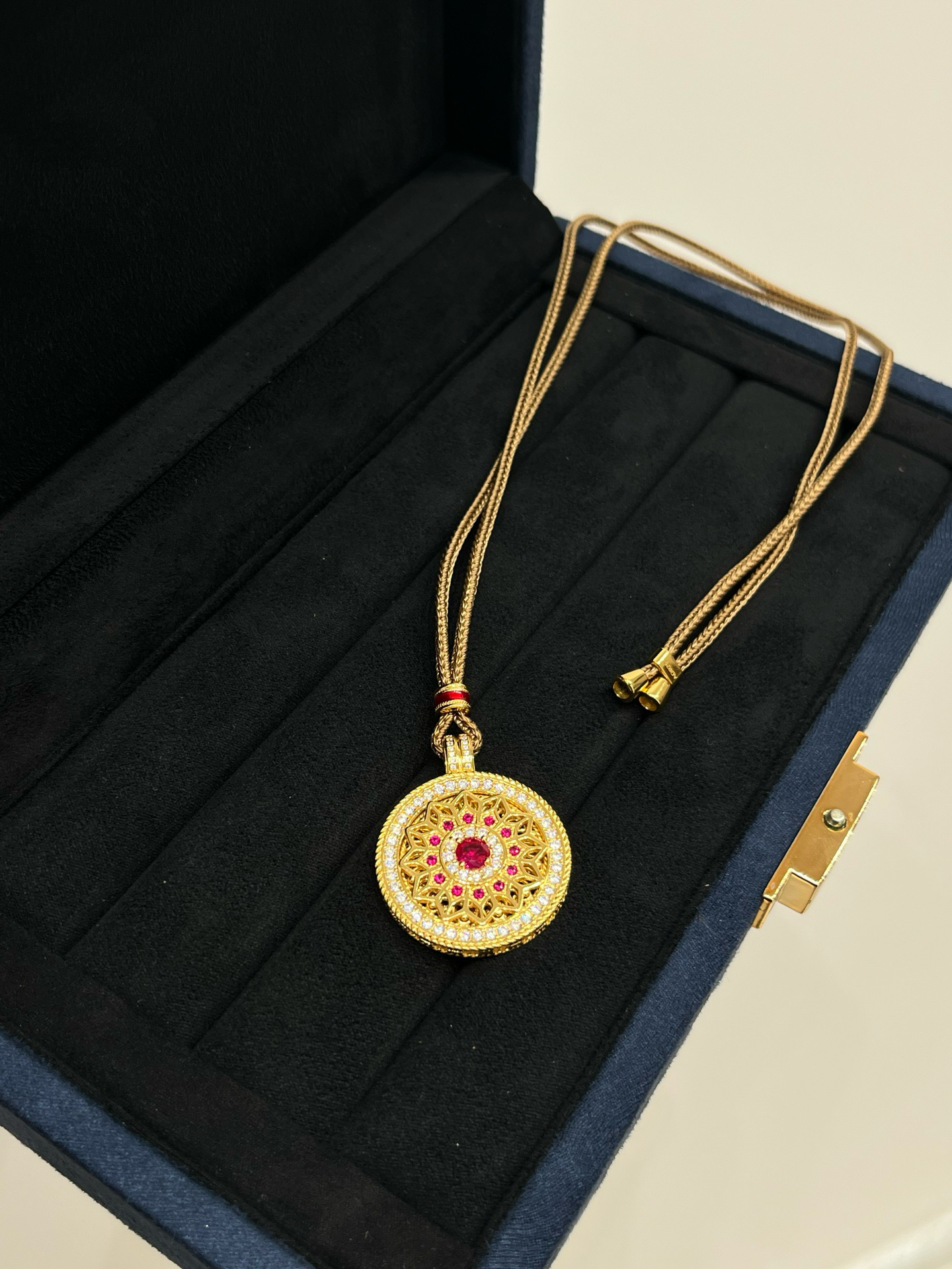 Hollow Floral Compass Necklace